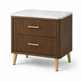 Comodino moderno marrone con 2 cassetti, piano bianco effetto marmo e dettagli dorati, 60 × 40 × 65 cm